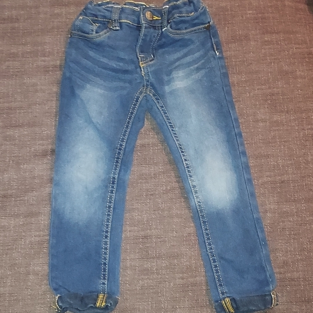 REAL love 3T jeans in good condition